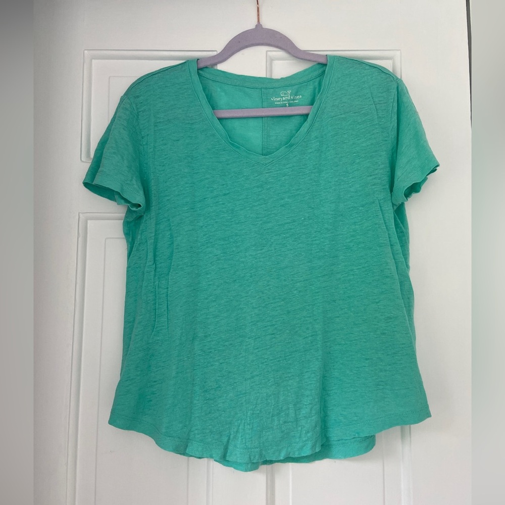 Vineyard Vines Linen Turquoise Coastal V-Neck Tee in Size Small
